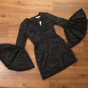 [NWT] ALEXIS Bell Sleeve Mini black lace dress [S]